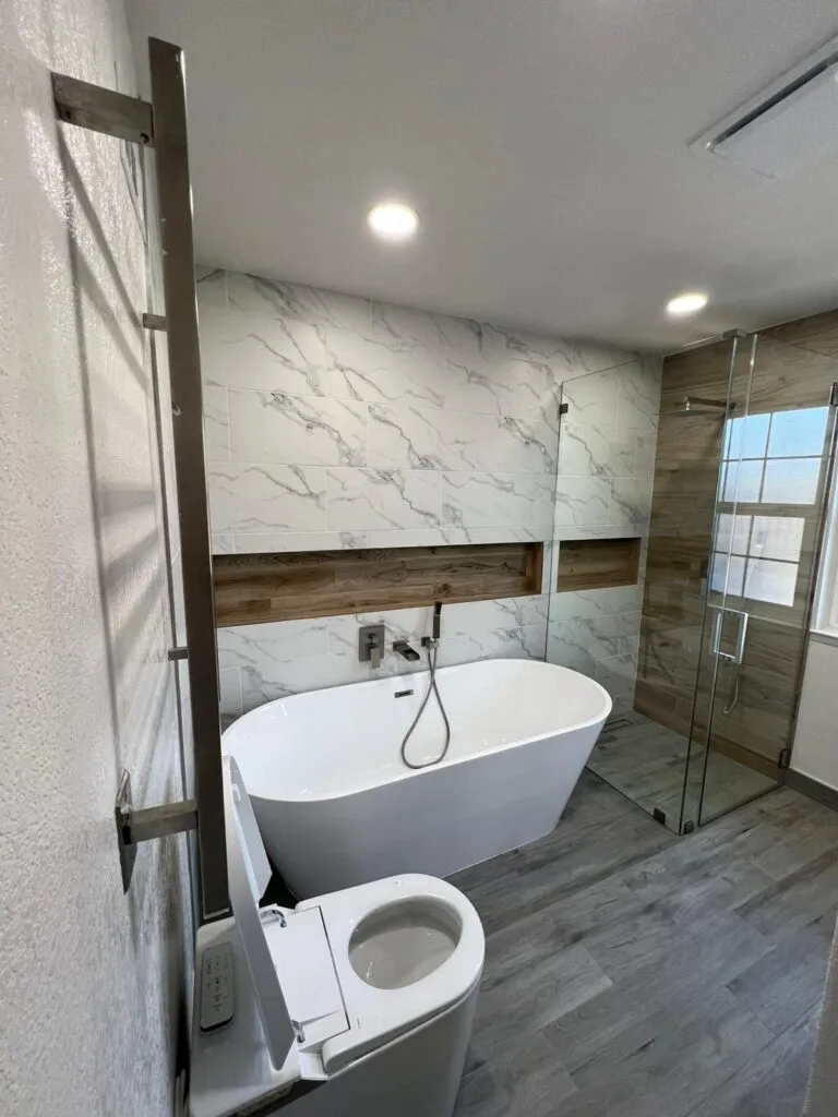 full-bathroo