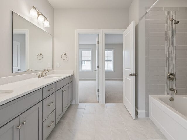 jack and jill bathroom